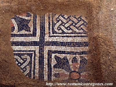 MOSAICO EN SALA CONTIGUA AL LADO SUR DE LA CABECERA DEL TEMPLO